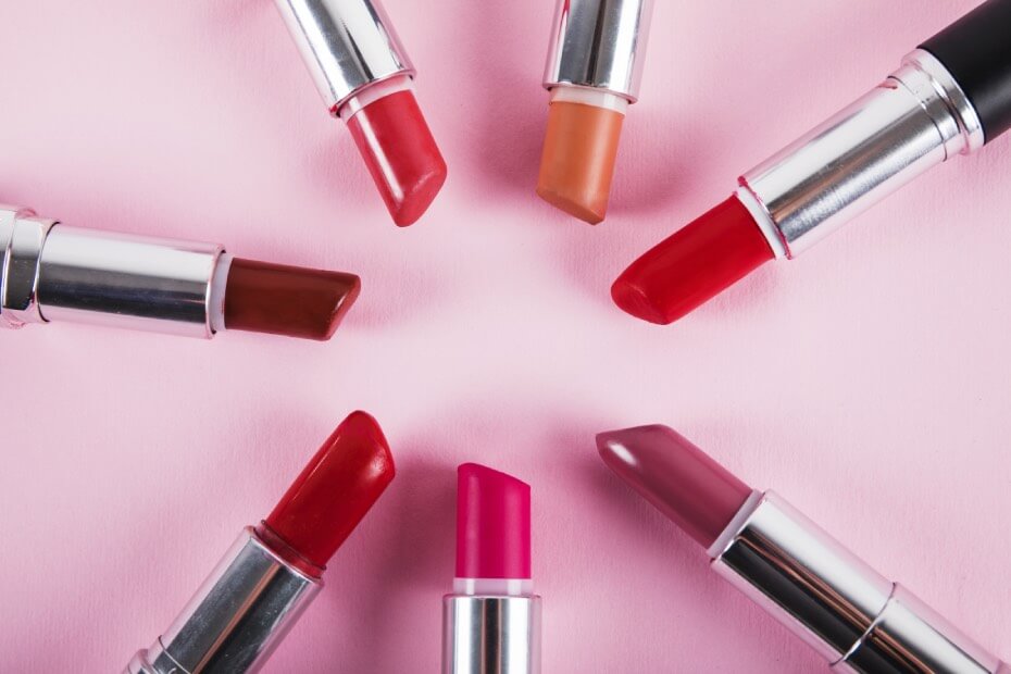 7 labiales diferentes de tonos rojizos para destacar labios en quinceañeras