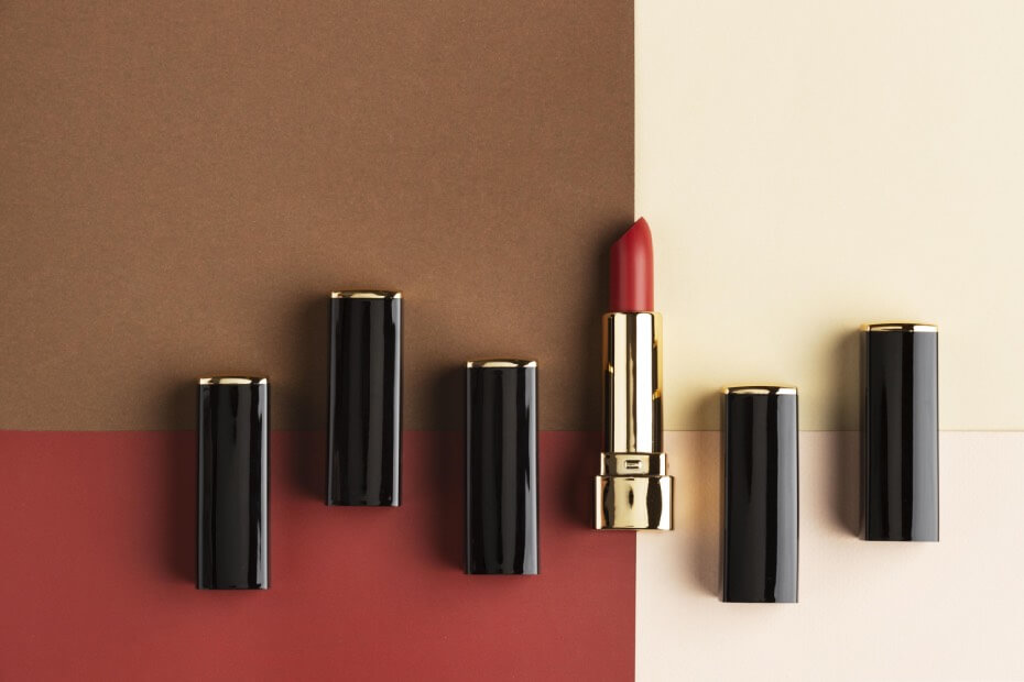 Labial rojo de Fenty con forma de barra como recomendación de Foriu
