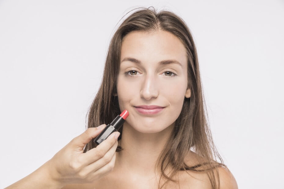 Foriu recomienda utilizar tonos de lipstick más nude para tu maquillaje de día y tonos más cargados para tu maquillaje de noche.