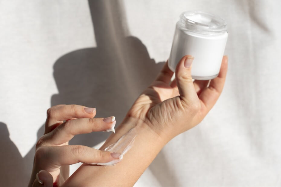 Foriu te sugiere siempre probar nuevos productos en tus muñecas para evitar reacciones alérgicas.