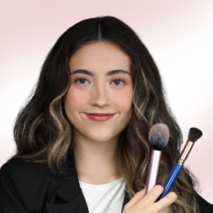 Foto de perfil de coach Karen A de Foriu CDMX en servicios de peinado y maquillaje para novias