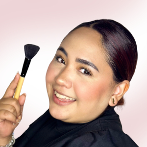 Foto de perfil de coach Lupita de Foriu CDMX en servicios de peinado y maquillaje para novias