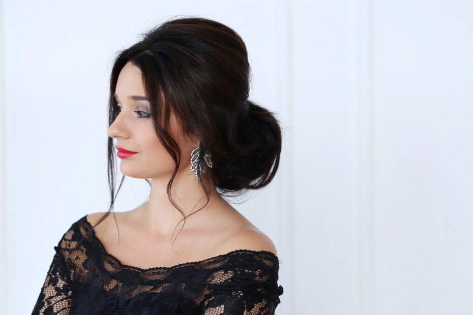 Los coaches de Foriu siempre te recomendarán las mejores sugerencias para tu peinado durante un evento al aire libre.