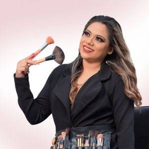 Foto de perfil de coach Caro de Monterrey en servicios de peinado y maquillaje para novias